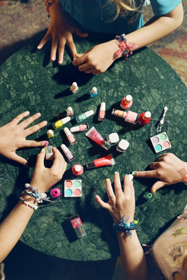 Kinderschmink en tatoeages - In den Olifant