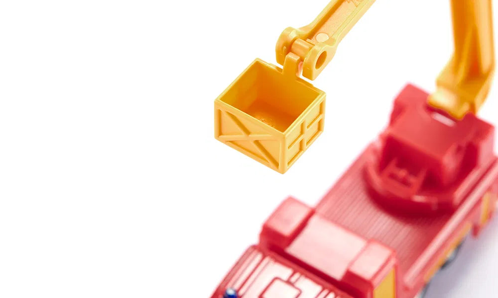 Camion-échelle des pompiers avec plateforme de sauvetage