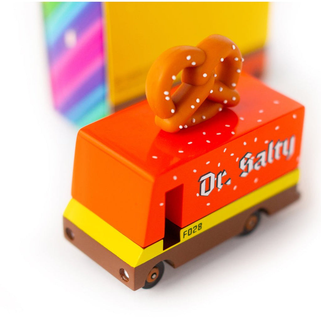 Pretzel Van - Dr. Salty (F028) 8,4X4,1X6,5Cm, Wooden Diecast, In