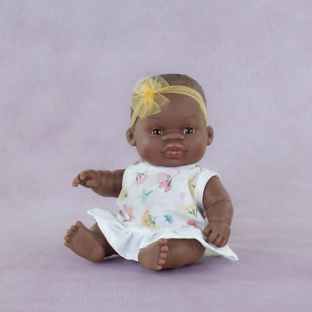 Kleine babypop Afrikaans meisje - 21 cm