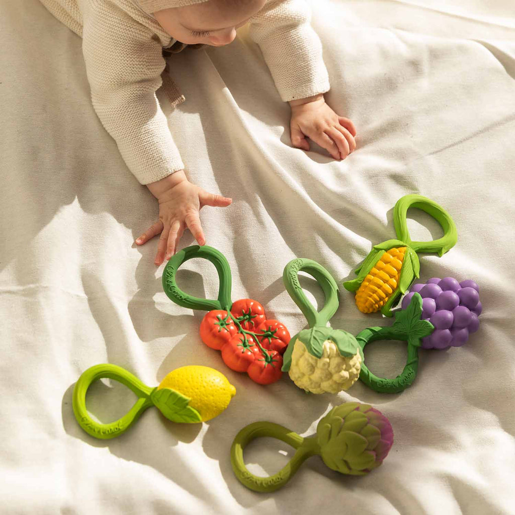 Rammelaar en bijtspeeltje - Artichoke Rattle Toy