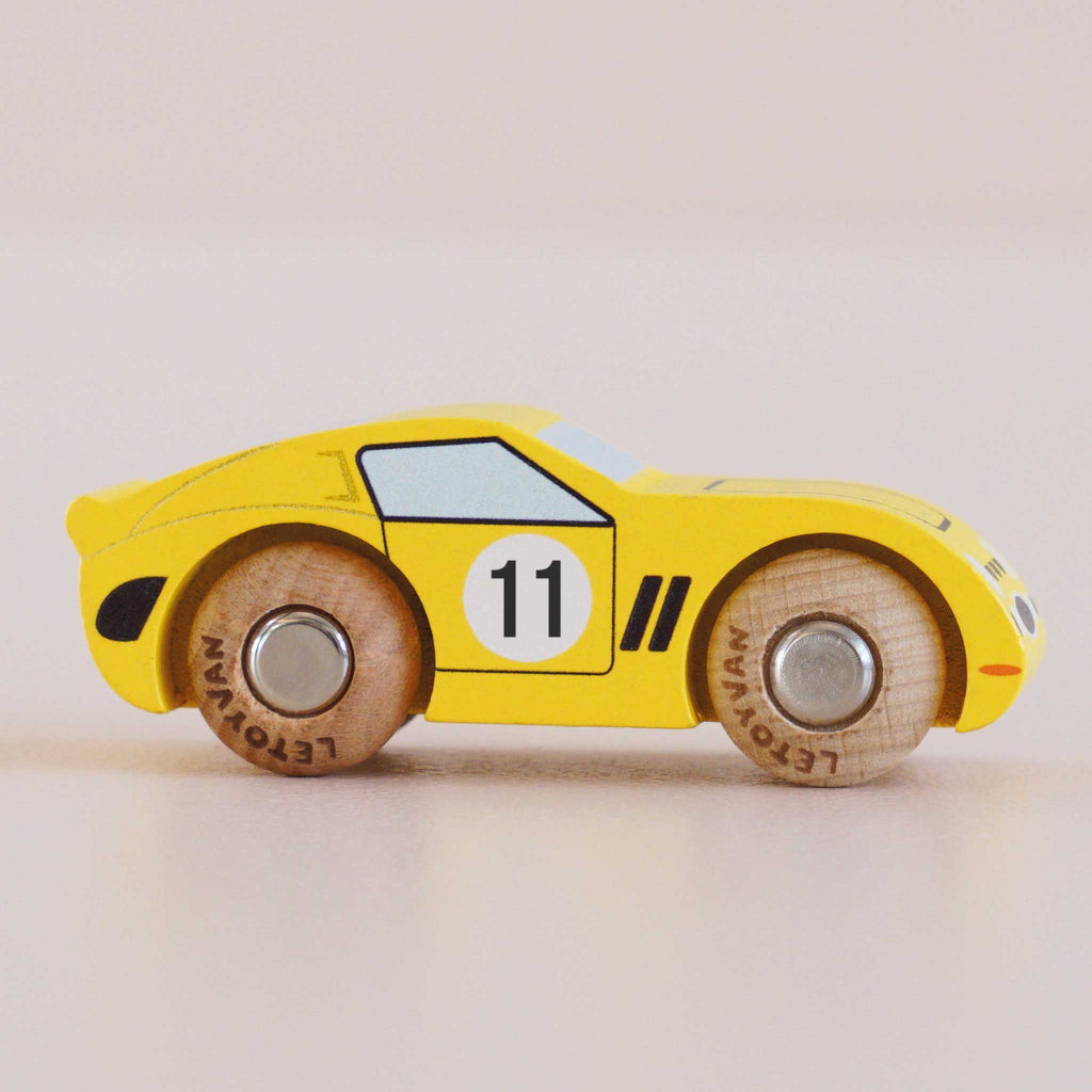 Houten auto Luca - nr. 24