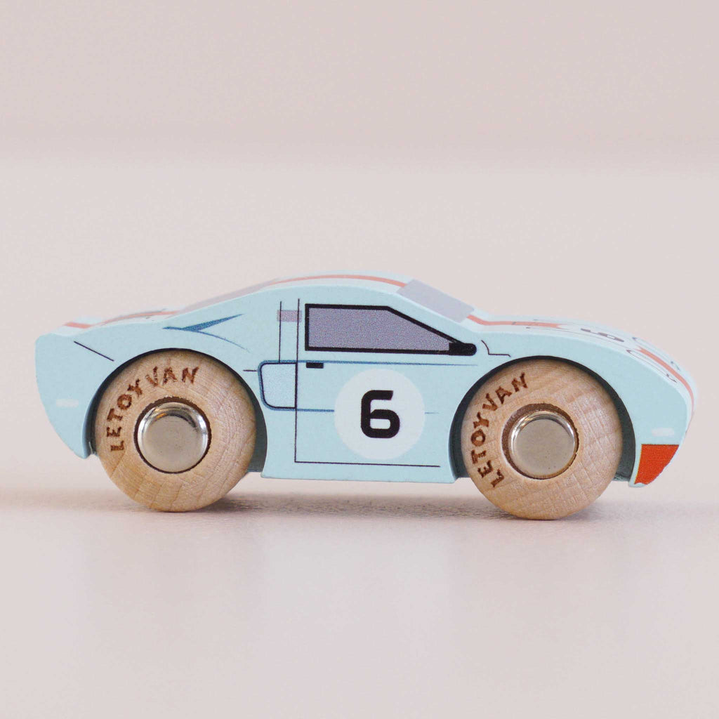Houten auto Fred - nr. 26