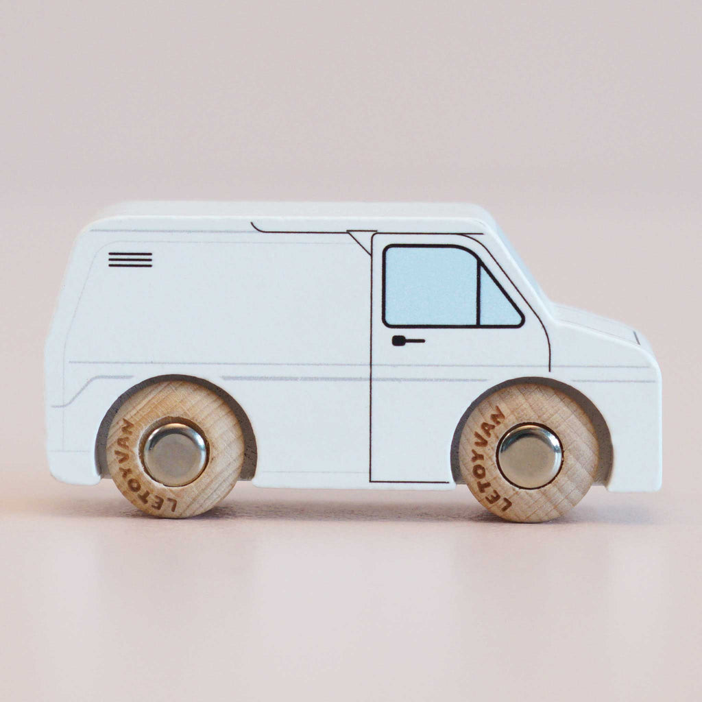 Houten bestelwagen Frank - nr. 32