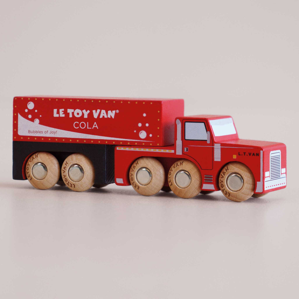 Houten vrachtwagen Toby - nr. 33