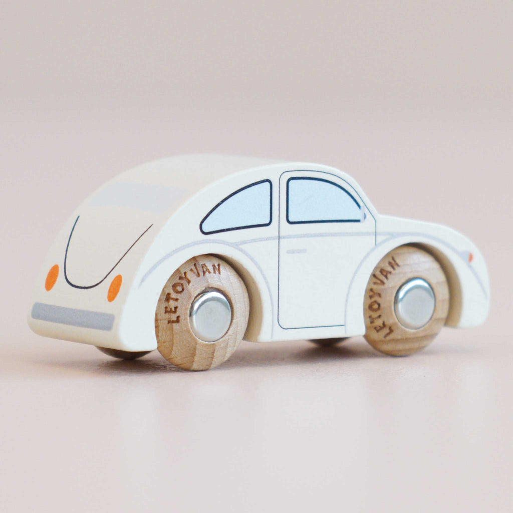 Houten mini-auto Betty - nr. 9