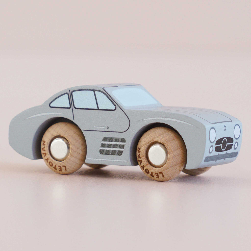 Houten auto Mavis - nr. 15