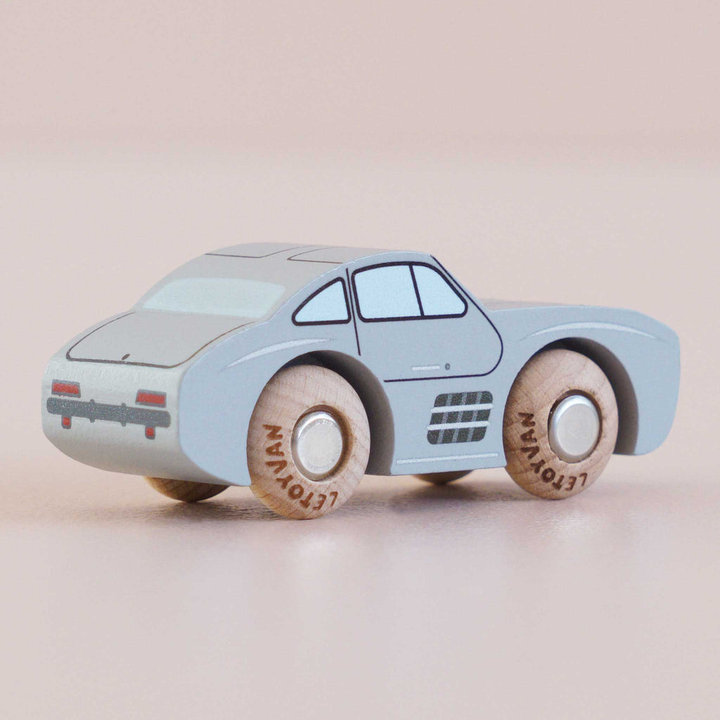 Houten auto Mavis - nr. 15