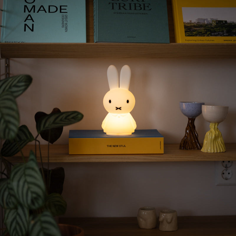 Herlaadbaar nachtlampje Miffy Shines - 22 cm