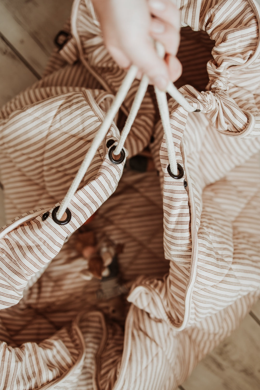 Noomad storage bag and play mat - Soft - Stripes Brown
