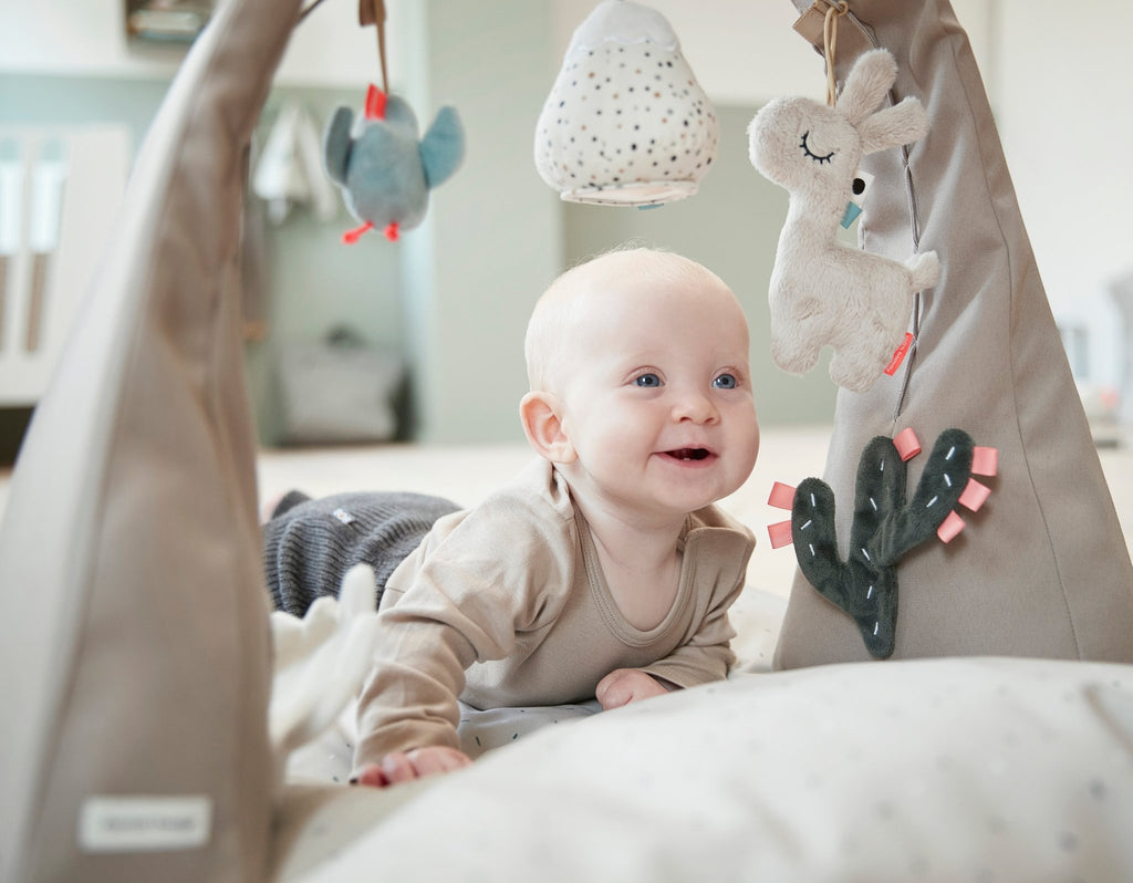 Activiteitengym - Lalee Sand - Speelmatten en - bogen Done by Deer - In den Olifant