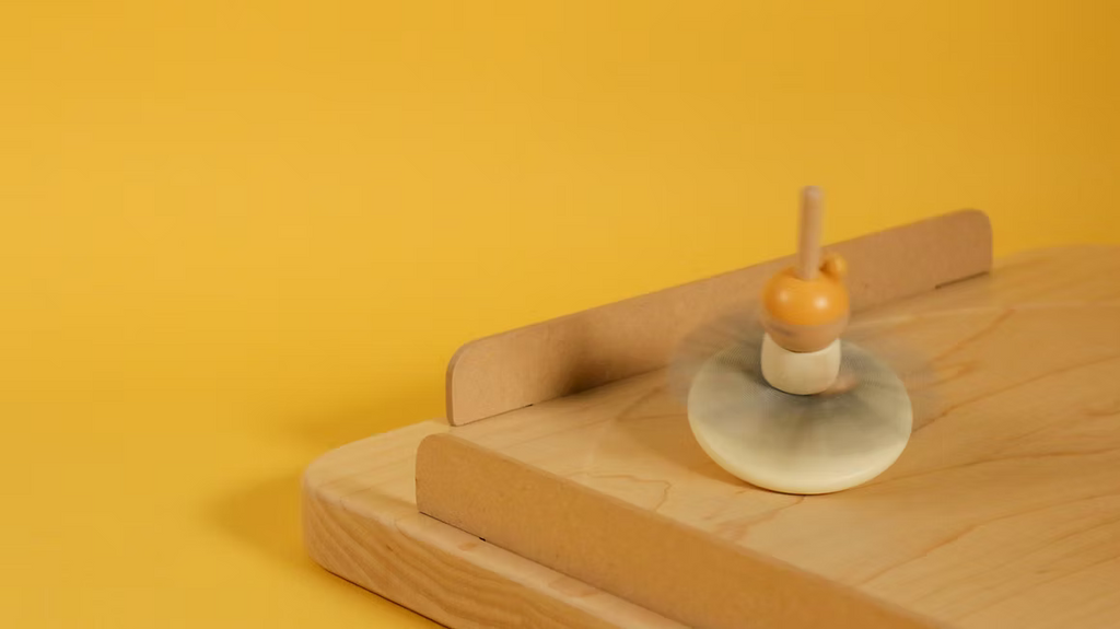 Wooden top - Toupie Ballet 1064