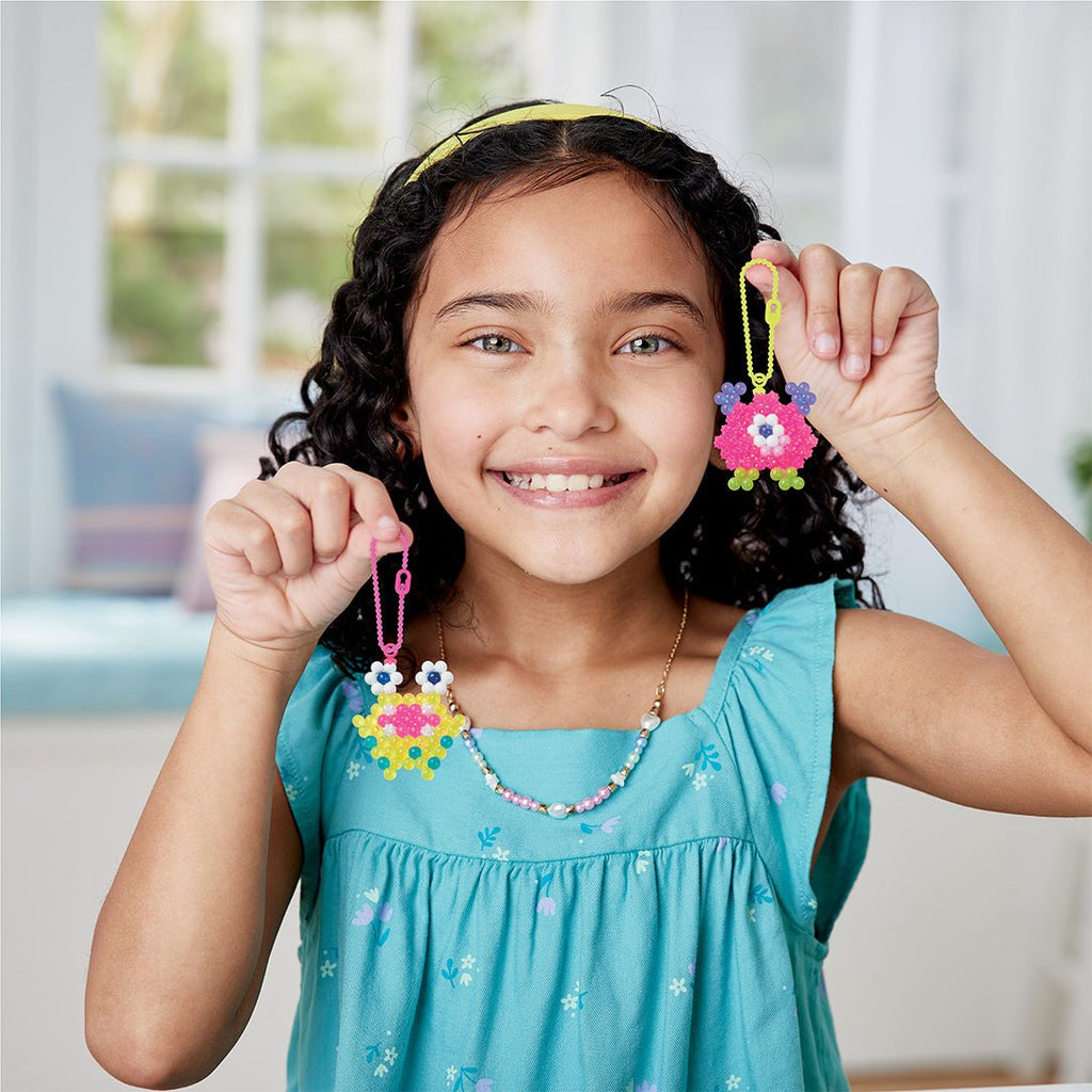 Aquabeads Neon Gekke Monsters set - 700 kralen - Knutselsets Aquabeads - In den Olifant