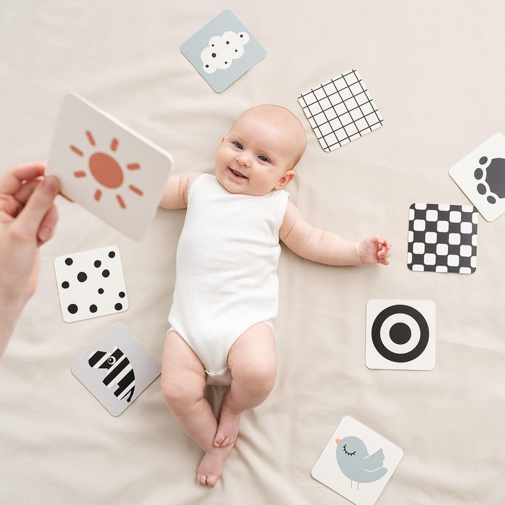 Baby Contrast Kaarten Deer Friends Colour mix - set van 10 - Activiteitenspeelgoed Done by Deer - In den Olifant