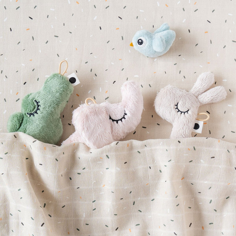 Babyspeeltje Tiny Sensory Rattle Elphee Powder - 10 cm - Rammelaars Done by Deer - In den Olifant