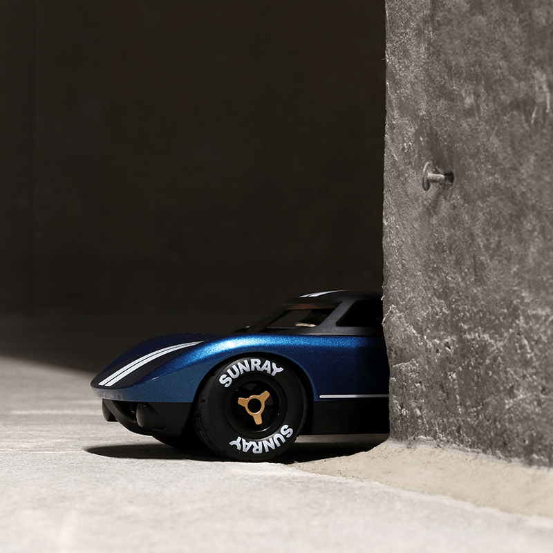 Blauwe racewagen - Ken Cash - Speelvoertuigen Playforever - In den Olifant