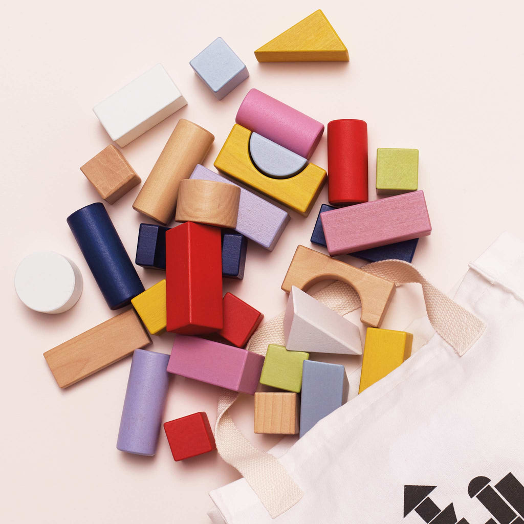 Blokkenset Colorful Building Blocks - set van 60 - Houten blokken Le Toy Van - In den Olifant
