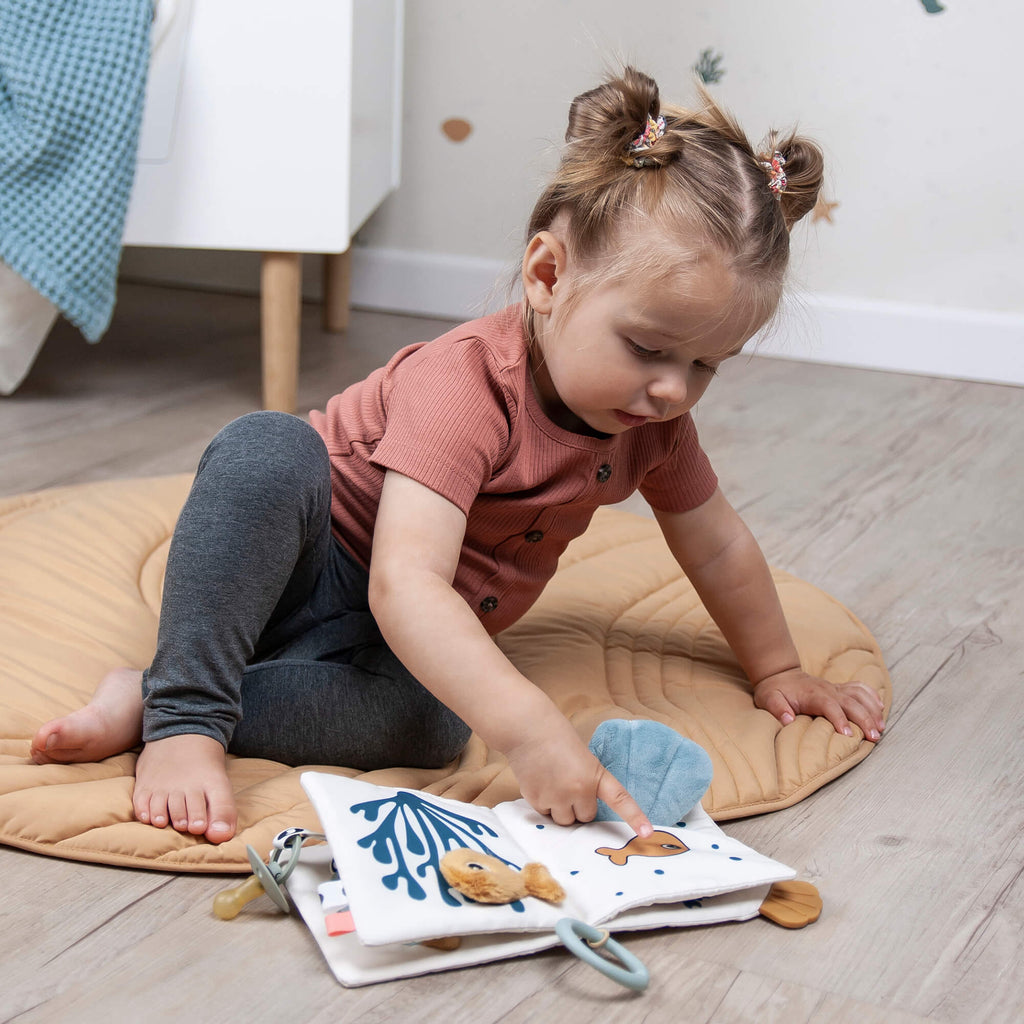 Boekje Activity book Sea friends Colour mix - Babyboekjes Done by Deer - In den Olifant