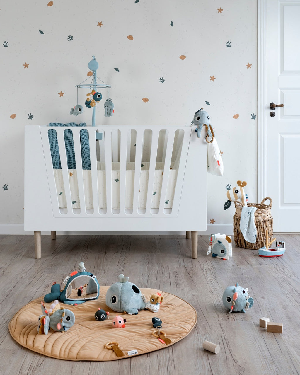 Boekje Activity book Sea friends Colour mix - Babyboekjes Done by Deer - In den Olifant