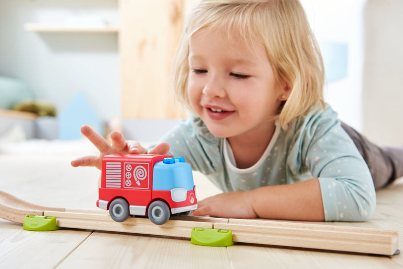 Brandweerauto Op Batterijen - Kullerbü Knikkerbaan - Auto's en voertuigen Haba - In den Olifant