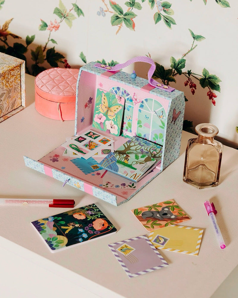 Briefpapier en stationerykoffertje - Marie - Papierwaren Djeco - In den Olifant