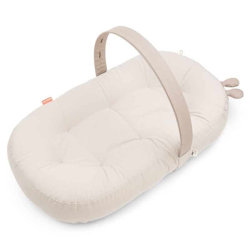 Cozy lounger met speelboog - Raffi Sand - Speelmatten en - bogen Done by Deer - In den Olifant