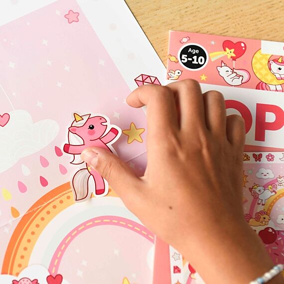 Creatieve Poster + 150 Stickers Unicorns | 5 - 10 Jaar - Stickers en stickersets Poppik - In den Olifant