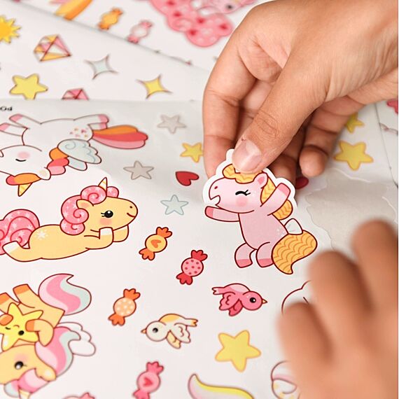 Creatieve Poster + 150 Stickers Unicorns | 5 - 10 Jaar - Stickers en stickersets Poppik - In den Olifant