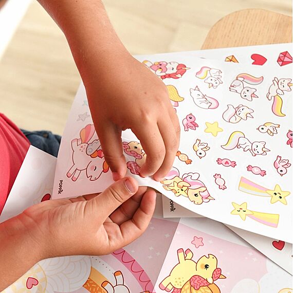Creatieve Poster + 150 Stickers Unicorns | 5 - 10 Jaar - Stickers en stickersets Poppik - In den Olifant