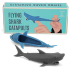 Doos met 2 katapult haaien - Flying Sark Carapults - Kleine cadeautjes REX London - In den Olifant