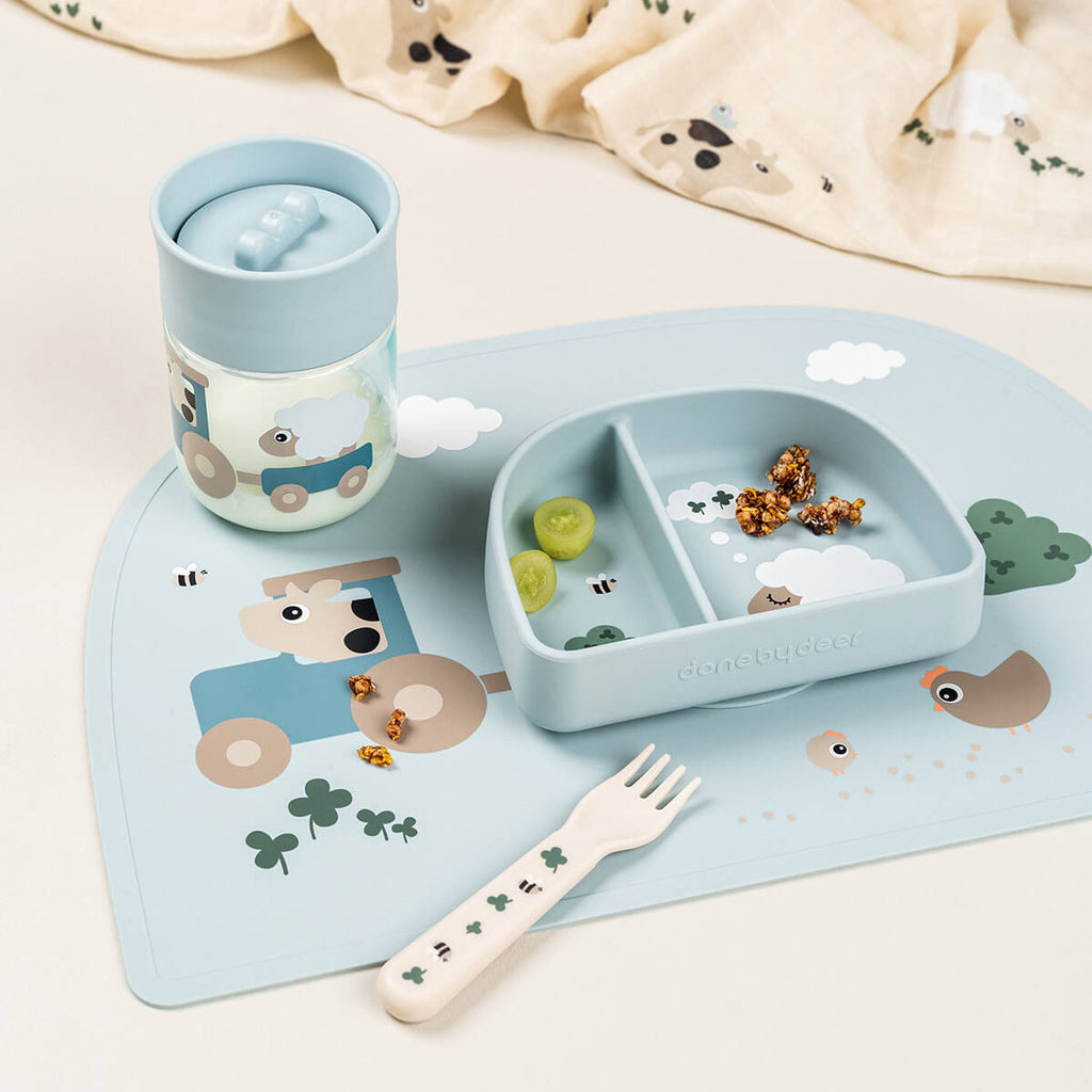 Drinkbeker Learning cup 360° Tiny farm Blue - Aan tafel Done by Deer - In den Olifant