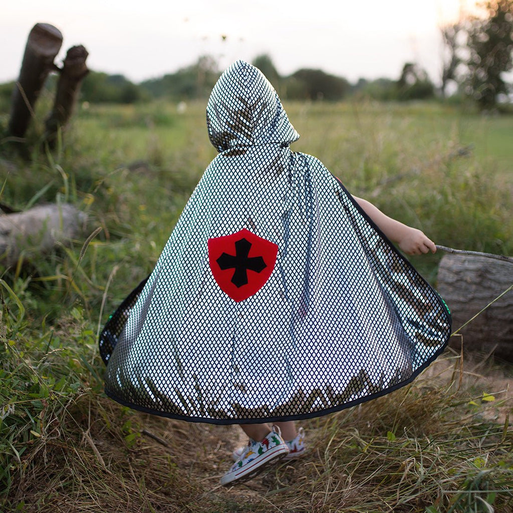 Dubbelzijdige verkleedcape Reversible Dragon and Knight Cape - 7 tot 8 jaar - Verkleedcapes Great Pretenders - In den Olifant