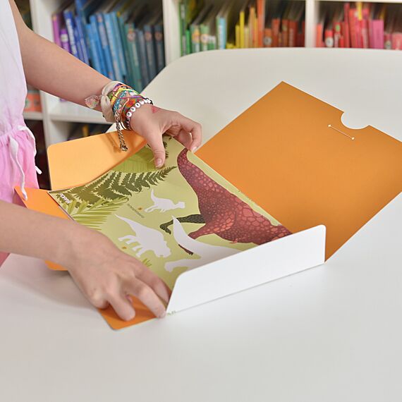 Educatieve Xxl Poster + 32 Stickers Dinosaurs | 5 - 12 Jaar - Stickers en stickersets Poppik - In den Olifant