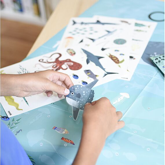 Educatieve Xxl Poster + 59 Stickers Oceans | 6 - 12 Jaar - Stickers en stickersets Poppik - In den Olifant