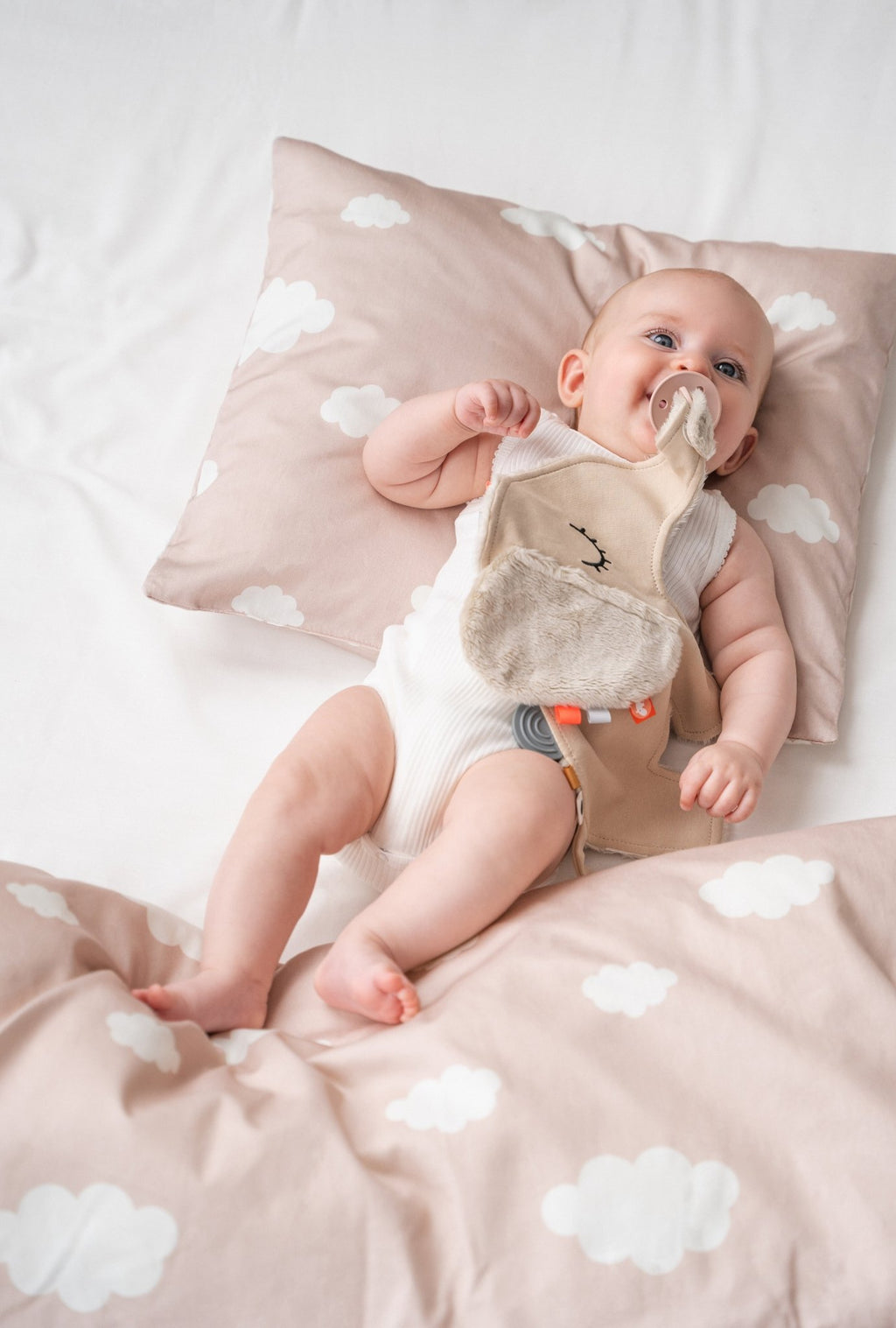 Fopspeendoekje - Cozy friend Elphee Sand - Knuffeldoekjes Done by Deer - In den Olifant