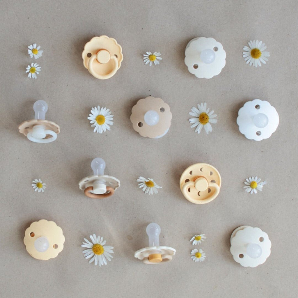 Frigg Daisy Blooming Fopspenen Siliconen Chamomile Honey Gold - Set Van 2 - Fopspeentjes Frigg - In den Olifant