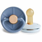 Frigg Latex Fopspenen Little Viking Ocean view & Powder blue - Set Van 2 - Fopspeentjes Frigg - In den Olifant