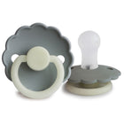 Frigg Silicone Fopspenen Daisy Night French grey & Portobello - Set van 2 - Fopspeentjes Frigg - In den Olifant