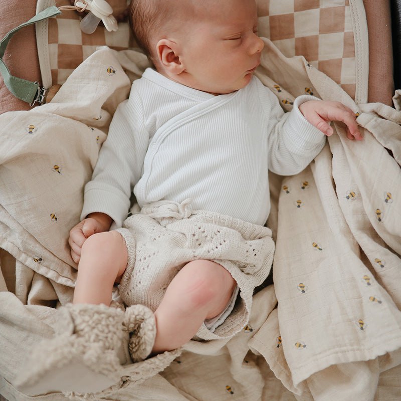 Grote tetradoek Bees - 120 x 120 cm - Tetradoeken Mushie - In den Olifant