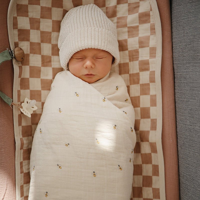 Grote tetradoek Bees - 120 x 120 cm - Tetradoeken Mushie - In den Olifant