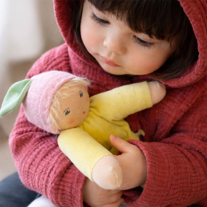 Handgemaakte Eerste Pop Blütenbaby Geel - 22 cm - Lappenpoppen Nanchen Natur - In den Olifant