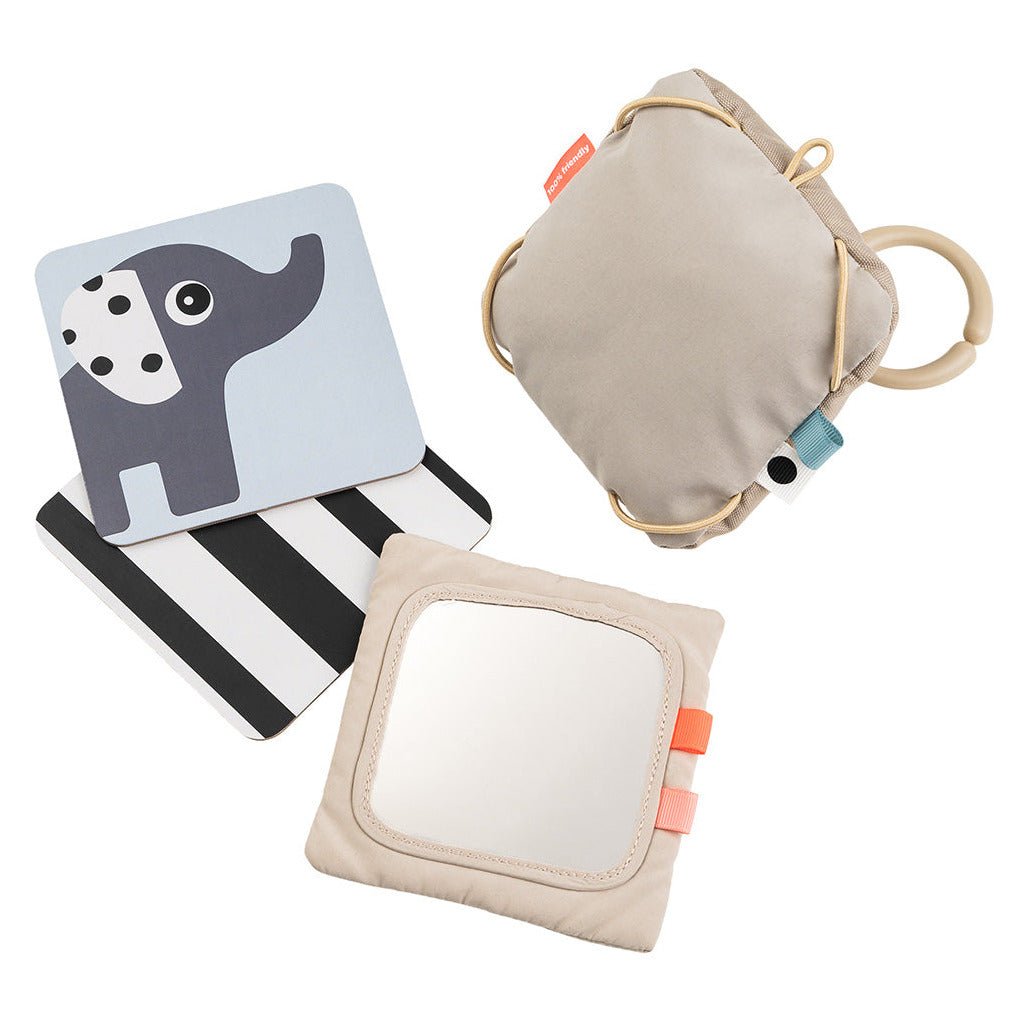 Hangspeeltje Baby contrast card holder Deer friends Sand - Activiteitenspeelgoed Done by Deer - In den Olifant