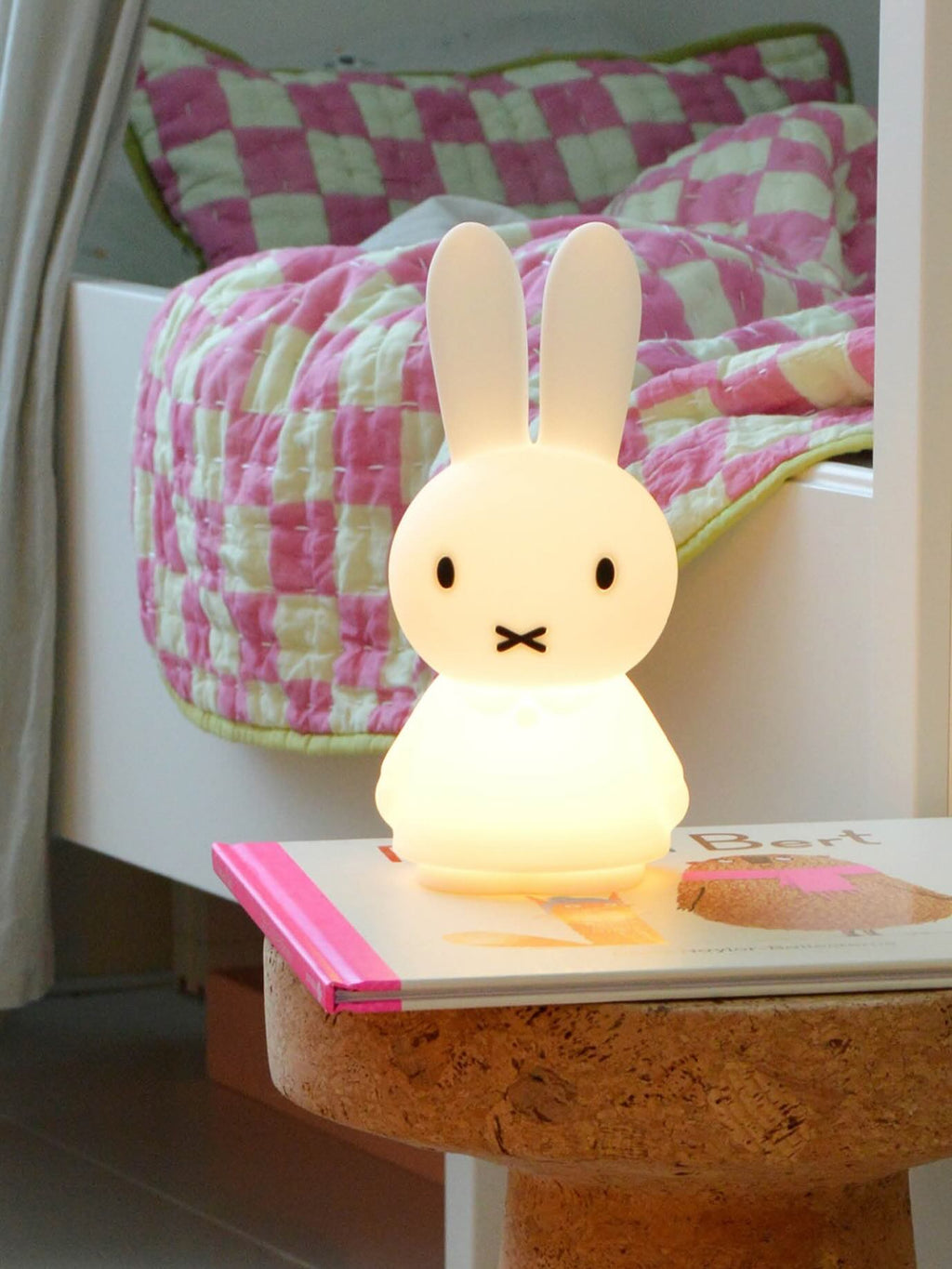 Herlaadbaar nachtlampje Miffy Shines - 22 cm - Nachtlampjes Mr Maria - In den Olifant