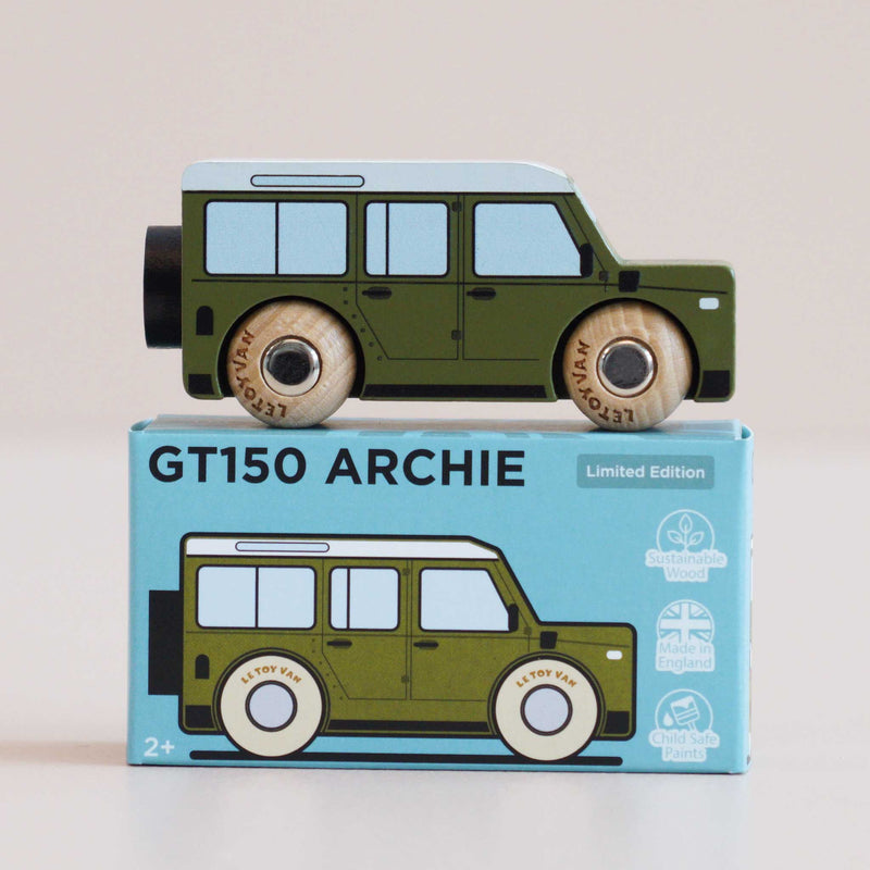 Houten auto Archie - nr. 27 - Auto's en voertuigen Le Toy Van - In den Olifant