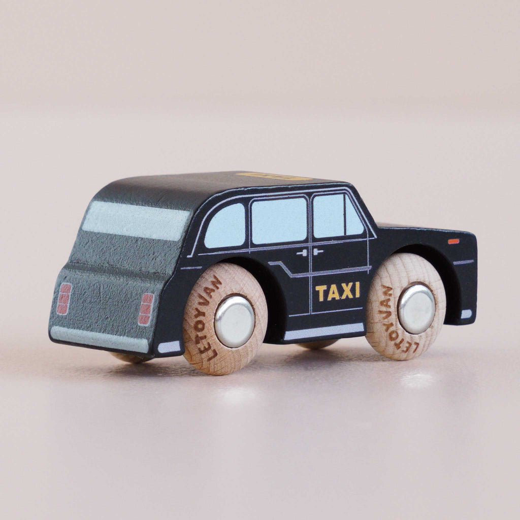Houten auto Bertie - nr. 45 - Auto's en voertuigen Le Toy Van - In den Olifant