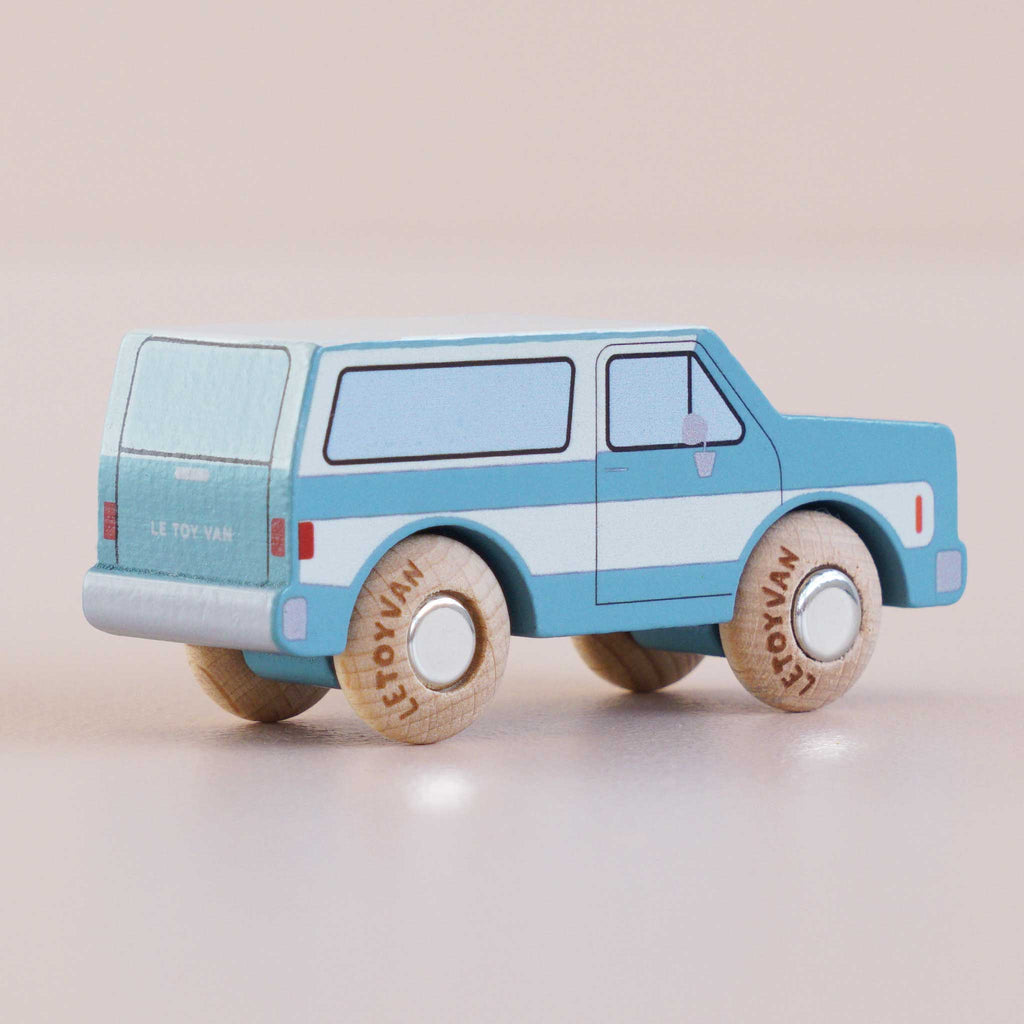 Houten auto Chuck - nr. 31 - Auto's en voertuigen Le Toy Van - In den Olifant