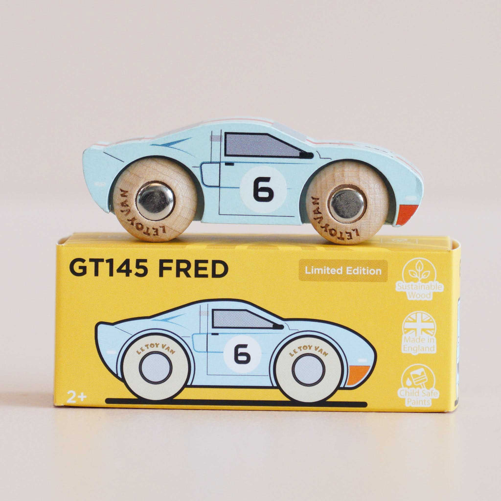 Houten auto Fred - nr. 26 - Auto's en voertuigen Le Toy Van - In den Olifant
