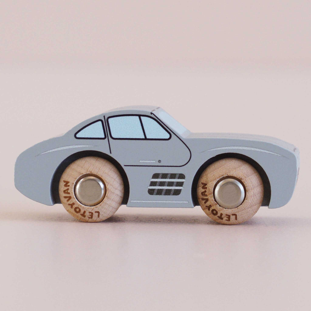 Houten auto Mavis - nr. 15 - Auto's en voertuigen Le Toy Van - In den Olifant