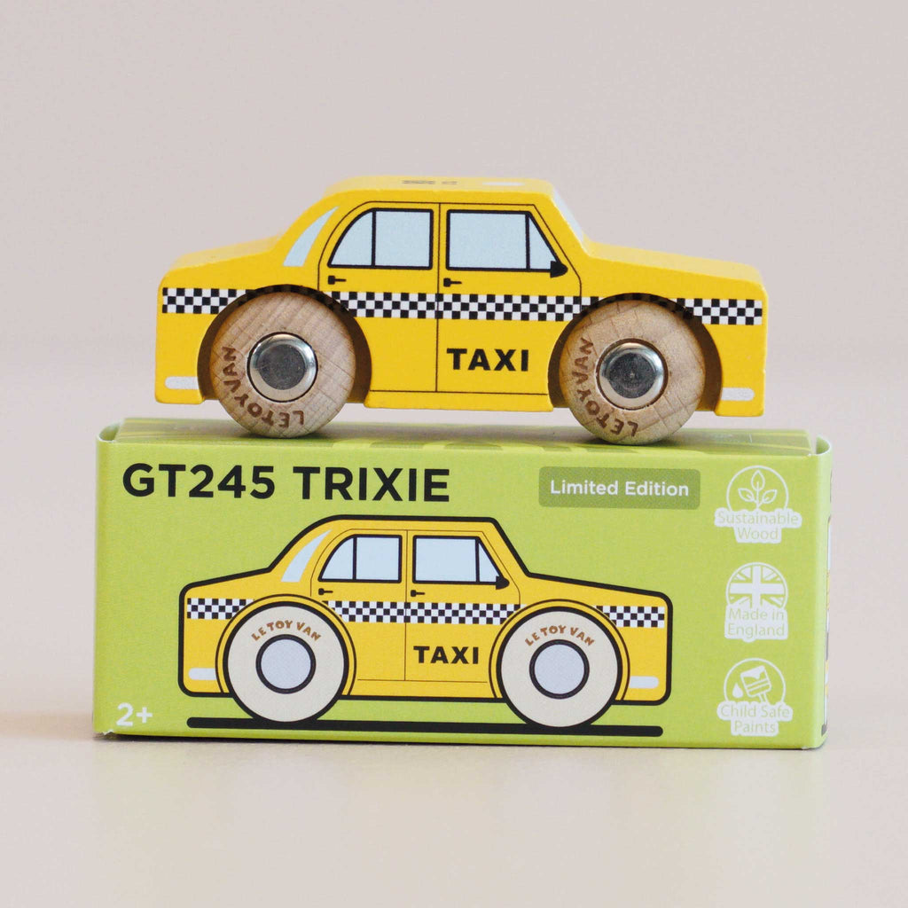 Houten auto Trixie - nr. 39 - Auto's en voertuigen Le Toy Van - In den Olifant