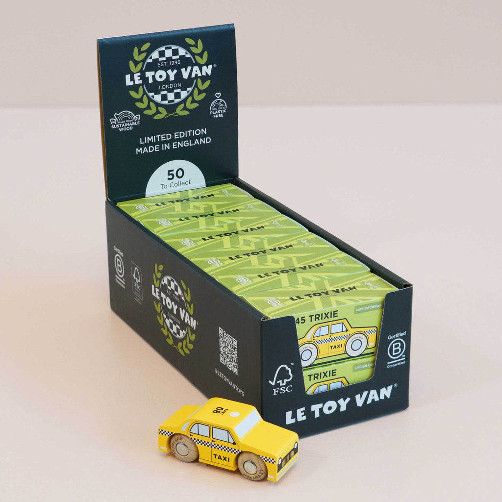 Houten auto Trixie - nr. 39 - Auto's en voertuigen Le Toy Van - In den Olifant